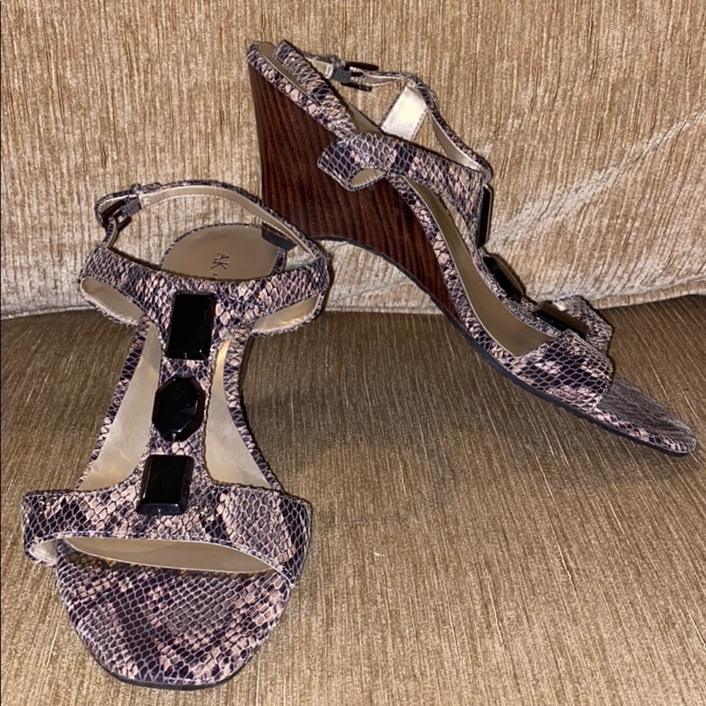Anne Klein Size 10 Wedge Sandals